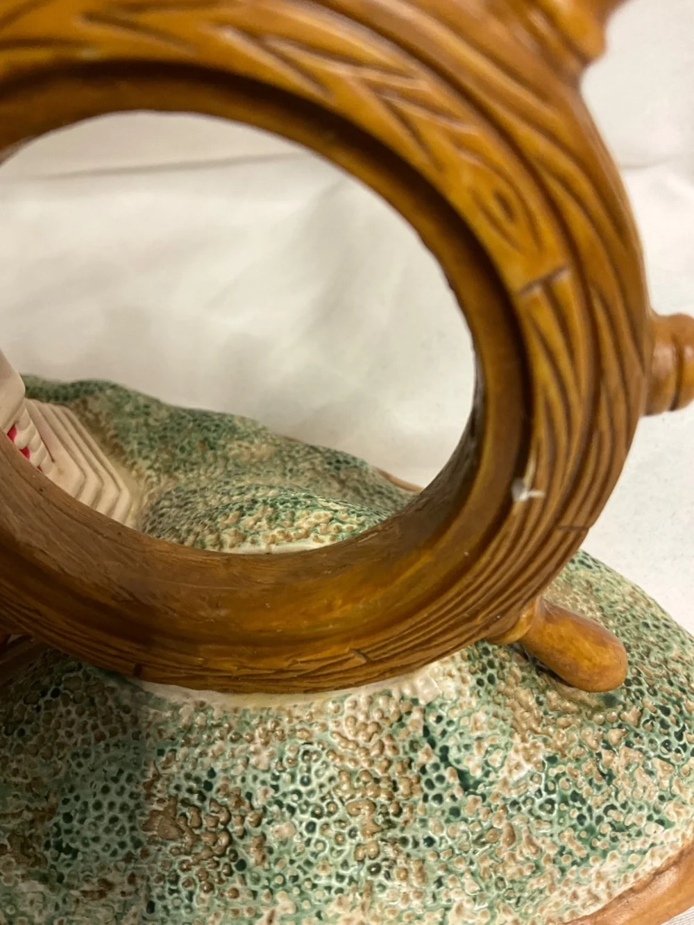 Vintage 1995 Geo Z Lefton Cape Hatteras Lighthouse Ship Wheel Figurine 10632 AS